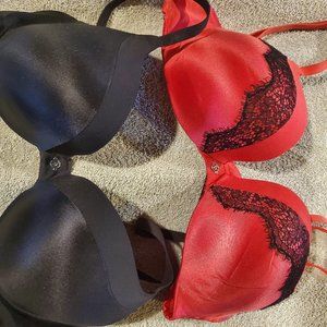 Set of 2 Victoria's Secret bras